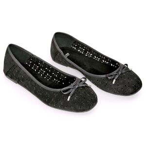 EVANS EXTRA WIDE FIT Size 9EEE Black Laser Cut Ballet Flat (SH05)